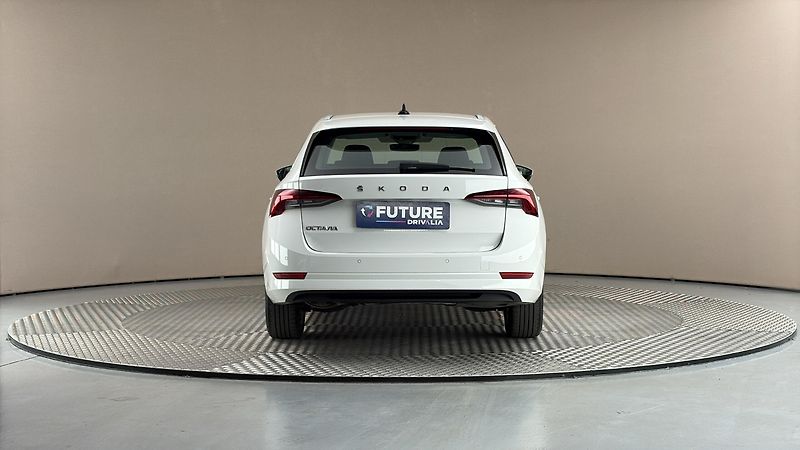 Škoda Octavia 2.0 TDI DSG Style Combi - fotka 5 z 27