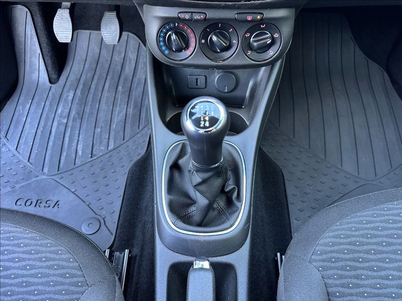Opel Corsa 1,2 i,51kW,DRIVE,1.maj,původČR - fotka 36 z 50