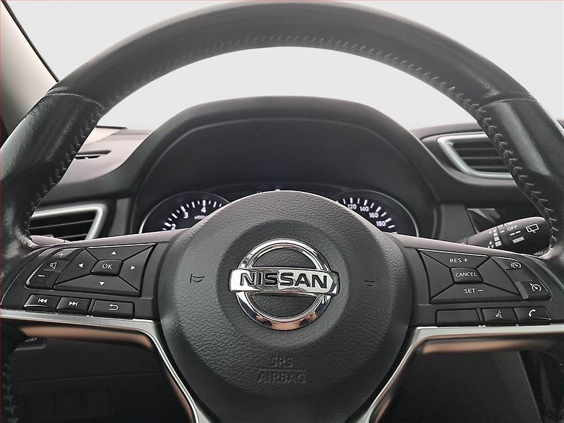 Nissan Qashqai (2020) 1.3 DIG-T, Automat, Serv.kniha - fotka 16 z 21