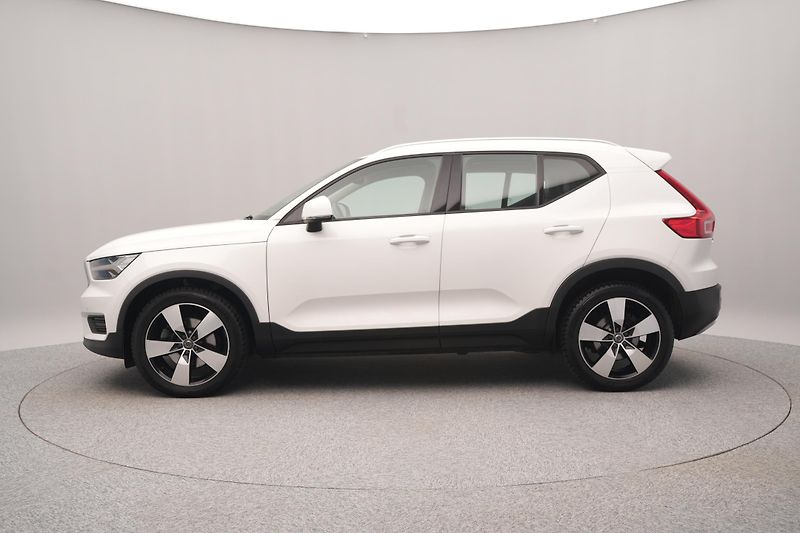 Volvo XC40 T4 AWD MOMENTUM CZ REZERVACE - fotka 6 z 34