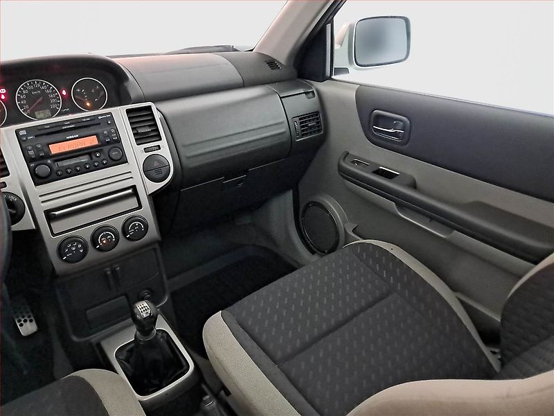 Nissan X-Trail (2007) 2.2 dCi, 4X4, Tempomat - fotka 8 z 15