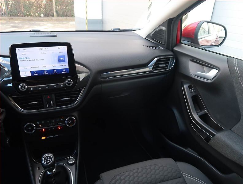 Ford Puma (2021) 1.0 EcoBoost, Navi, Tempomat - fotka 8 z 22