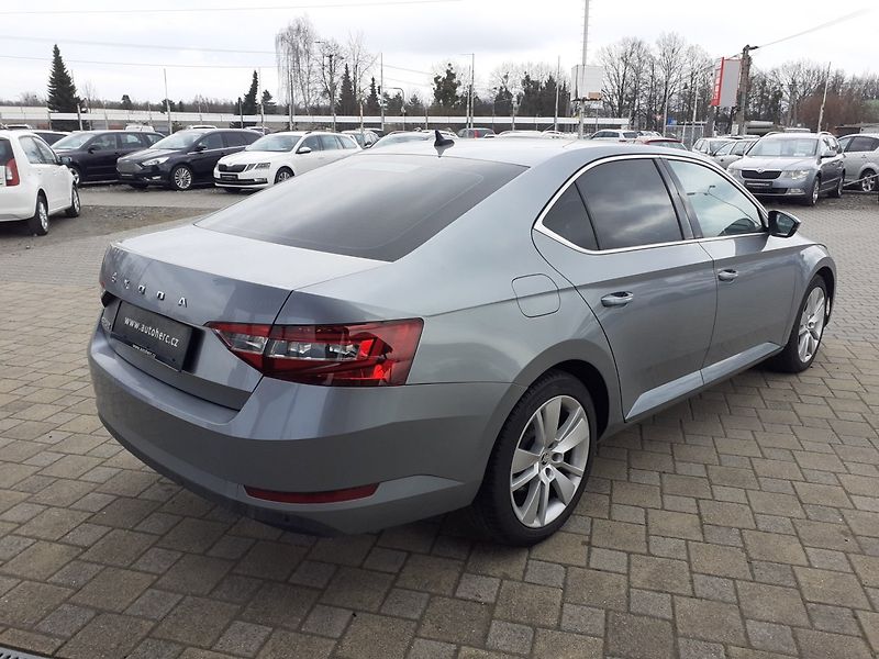 Škoda Superb (2020) 2.0 TDi 140Kw DSG ČR - fotka 4 z 32