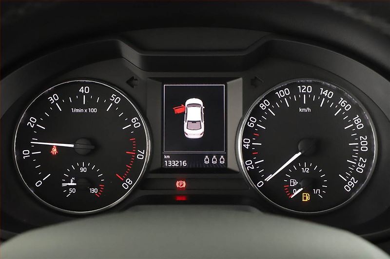 Škoda Octavia (2017) 1.0 TSI, Xenony, Tempomat - fotka 8 z 13