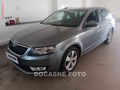 Škoda Octavia (2014) 2.0TDI, servis.kniha - fotografie inzerátu