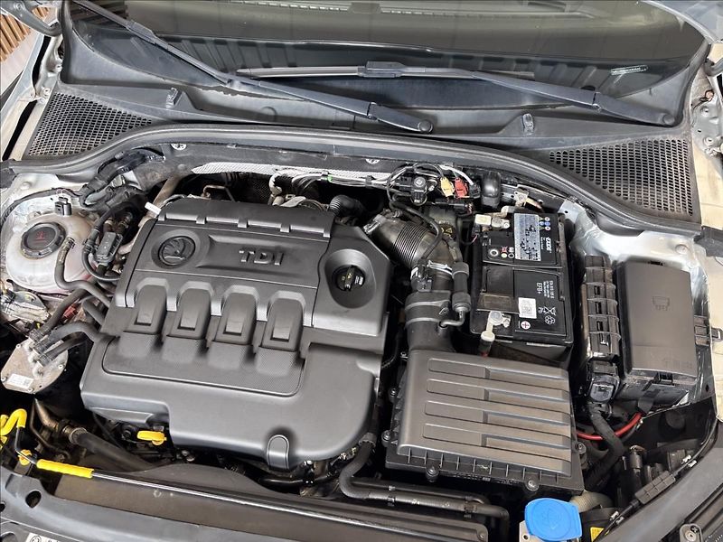 Škoda Octavia 2.0 TDI 110KW GreenLine - fotka 28 z 28