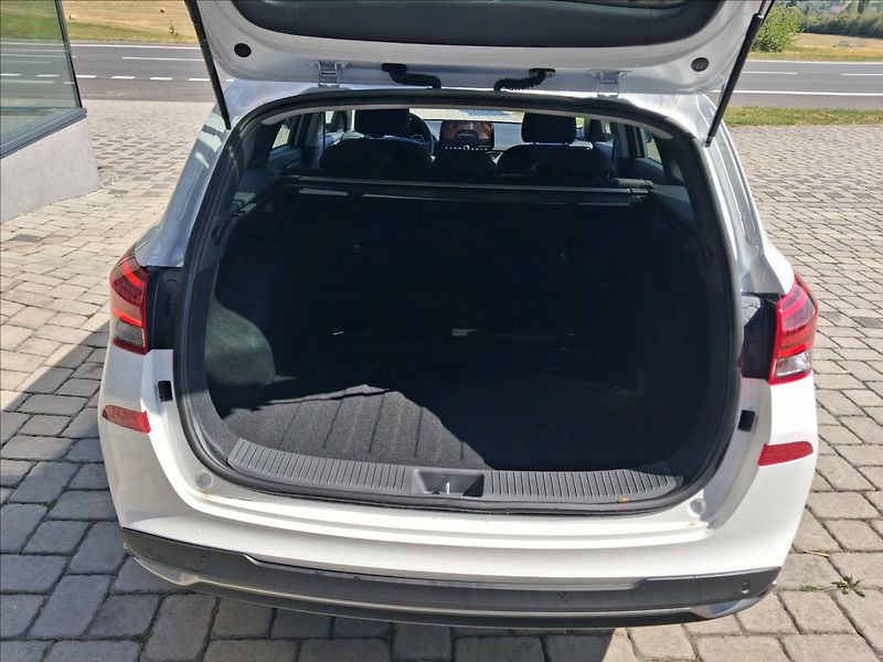 Hyundai i30 (2026) 1,6   TGDI DCT STYLE - fotka 5 z 13