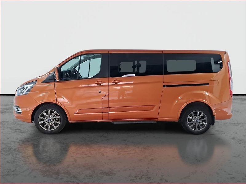 Ford Tourneo Custom (2019) Titanium 2.0 EcoBlue, ČR, DPH - fotka 3 z 23