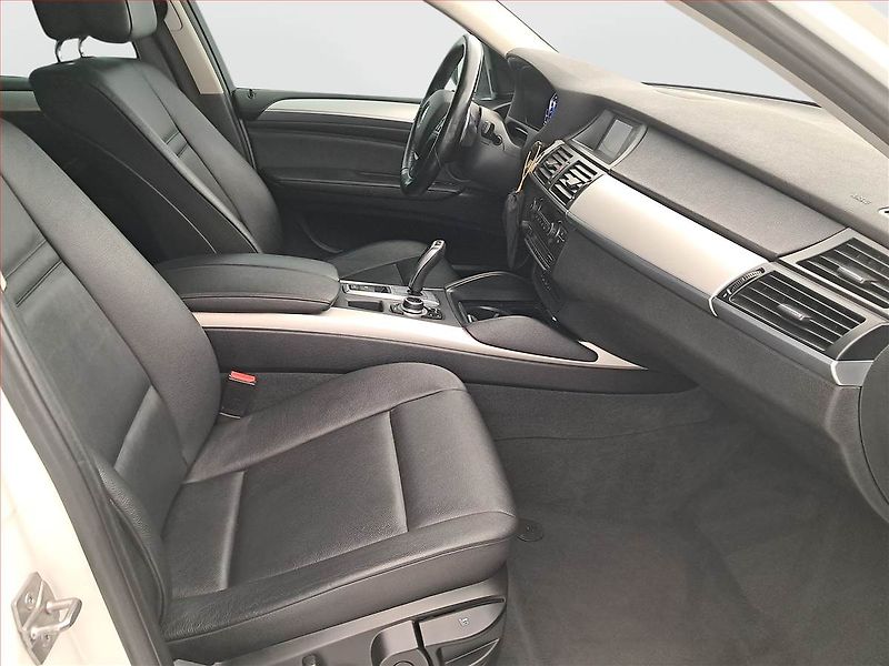 BMW X6 (2014) xDrive30d, 4X4, Automat - fotka 9 z 22