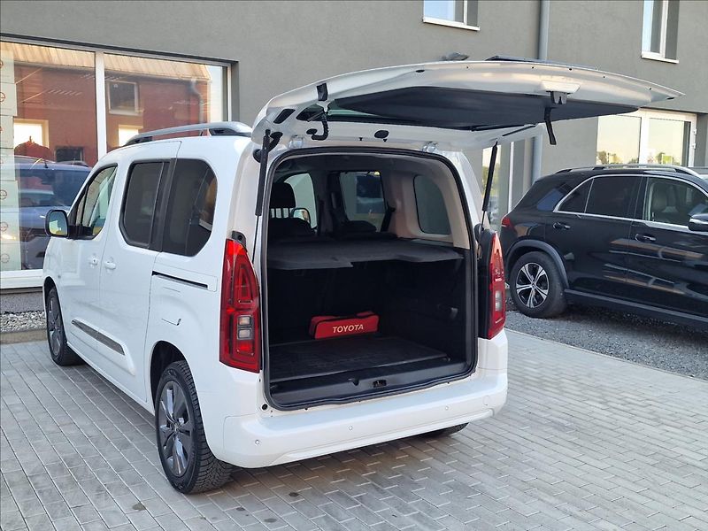 Toyota ProAce City 1.5 D-4D 130k L1 Family - fotka 40 z 49