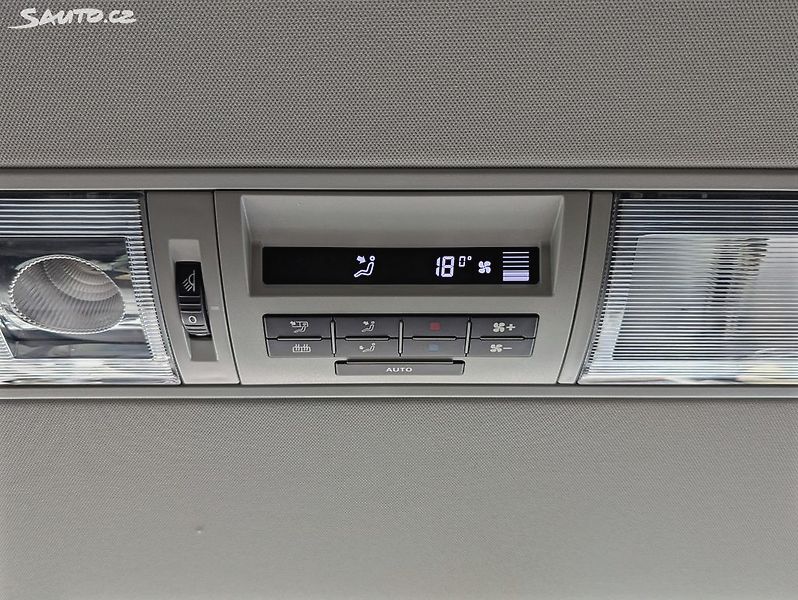 Volkswagen Multivan 2.0 TDi 103kW TEMPOMAT WEBASTO - fotka 17 z 22