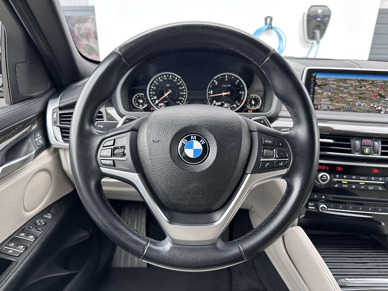 BMW X6 xDrive30d  - fotka 11 z 23