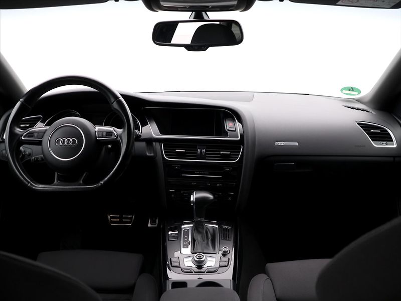 Audi A5 2,0 TFSI 169kW S-Line Xenon - fotka 20 z 27