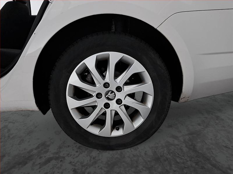 Škoda Octavia (2013) 1.2 TSI, Tempomat - fotka 14 z 17