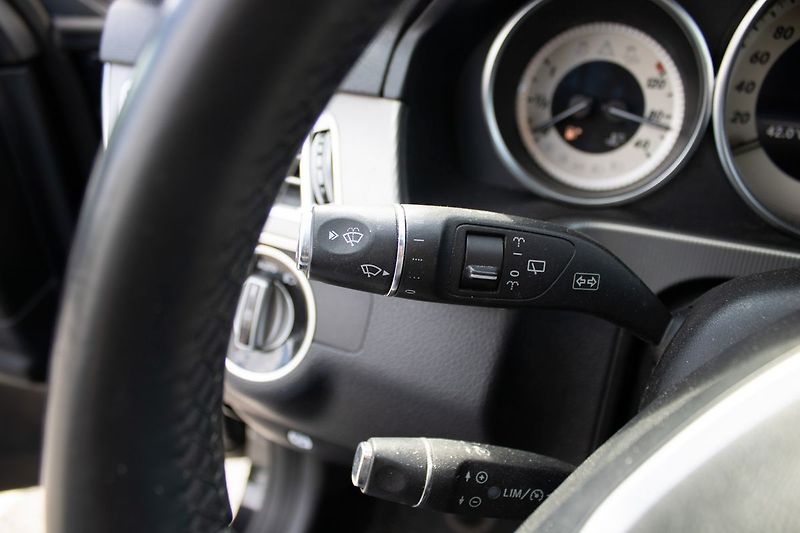 Mercedes-Benz Třídy E AMG paket, 100% stav. - fotka 29 z 45