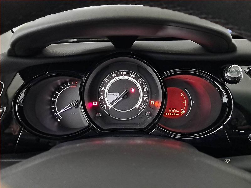 Citroën C3 (2013) 1.2 VTi, Serv.kniha, Tempomat - fotka 11 z 14