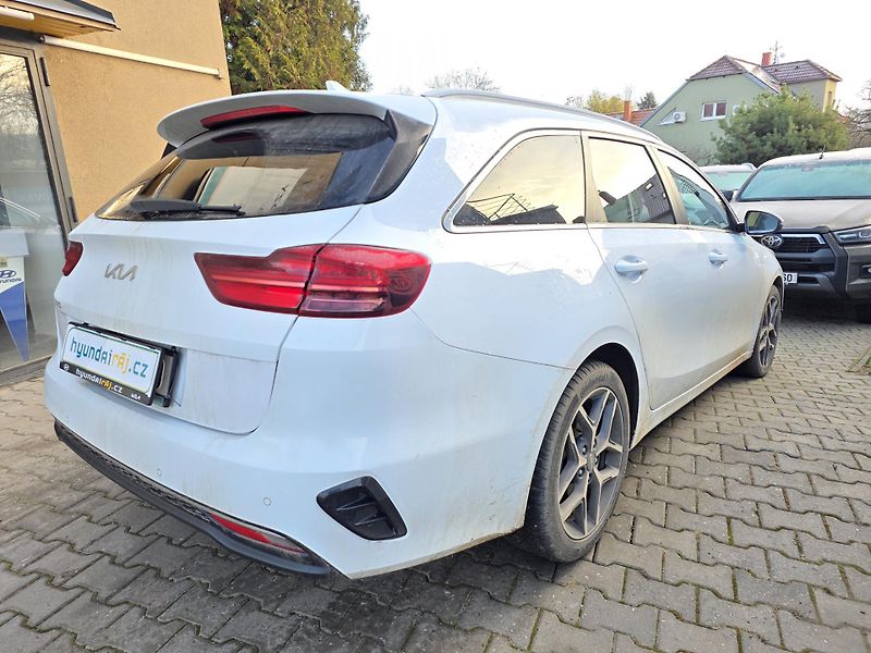 Kia Ceed 1.5-NAVI-KAMERA-AUTOMAT - fotka 9 z 14