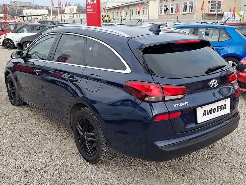 Hyundai i30 (2020) 1.6CRDi, ČR, LED, navi - fotka 6 z 23