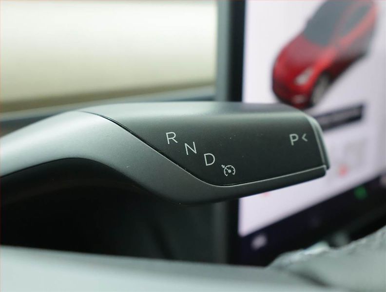 Tesla Model Y (2021) Long Range AWD 75kWh, SoH 91% - fotka 13 z 23