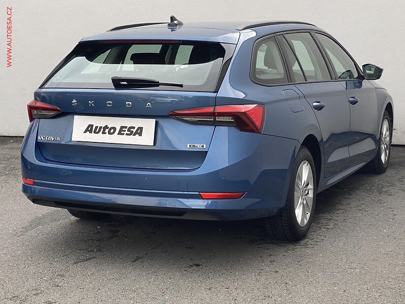 Škoda Octavia (2021) 1.0TSi, ČR, DSG, LED - fotka 4 z 16
