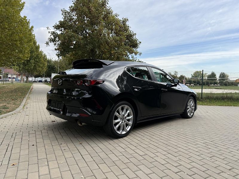 Mazda 3 2.0 Skyactiv-X Mild-Hybrid - fotka 11 z 35