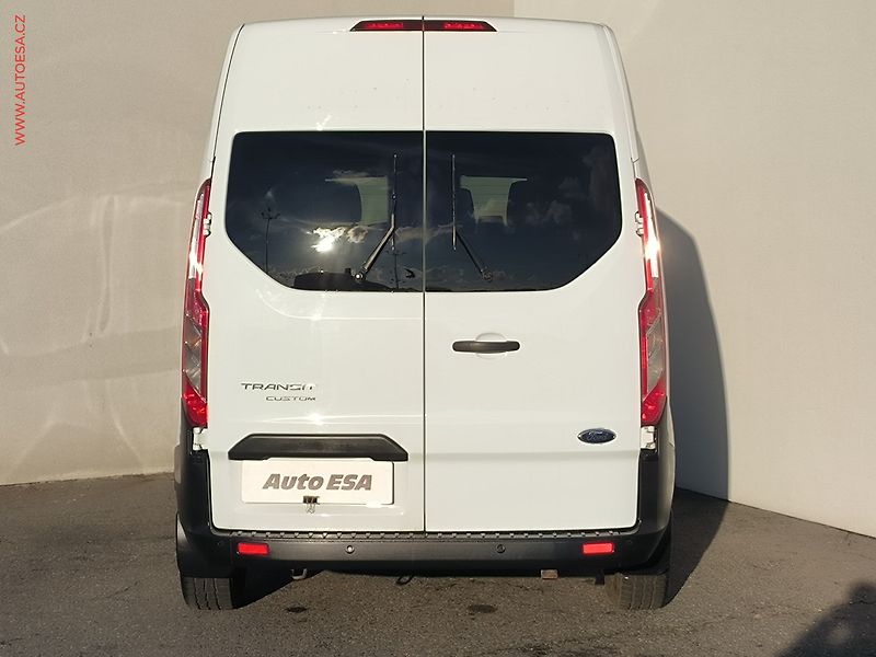 Ford Transit Custom (2020) 2.0TDCi L1H2 9míst, AC, 96kW - fotka 5 z 20