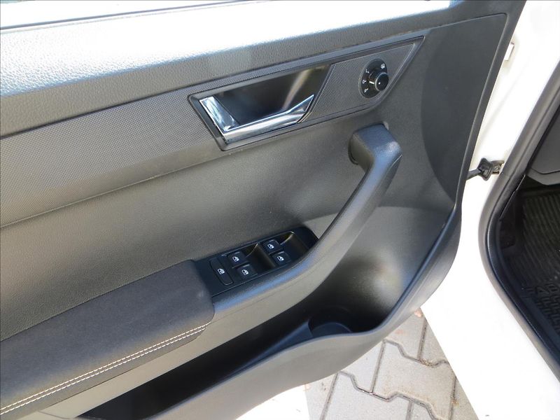 Škoda Fabia 1,0 TSI Style Tažné ČR - fotka 11 z 22