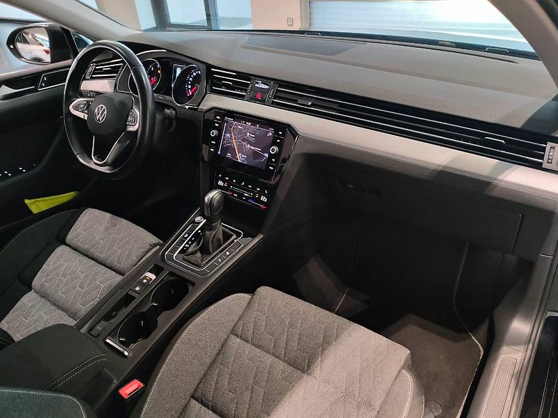 Volkswagen Passat Variant (2022) 2.0 TDI (110kW/150k) DSG, Busi - fotka 10 z 27