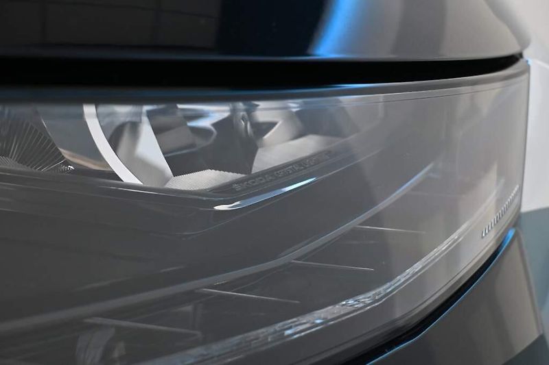 Škoda Kodiaq (2023) 2.0 TOUR Matrix LED DSG ACC Vi - fotka 30 z 38