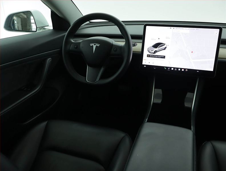 Tesla Model 3 (2019) Std Range Plus 55kWh, SoH 79% - fotka 7 z 22