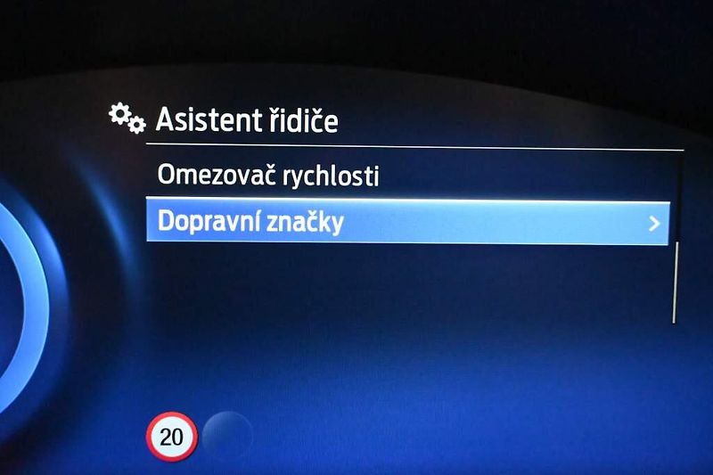Ford Focus (2021) 1.5 ACTIVE X LED VIRTUAL Tažné - fotka 24 z 33