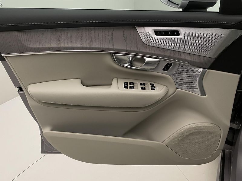 Volvo XC90 (2025) T8 AWD RECHARGE BRIGHT PLUS 7m - fotka 7 z 75