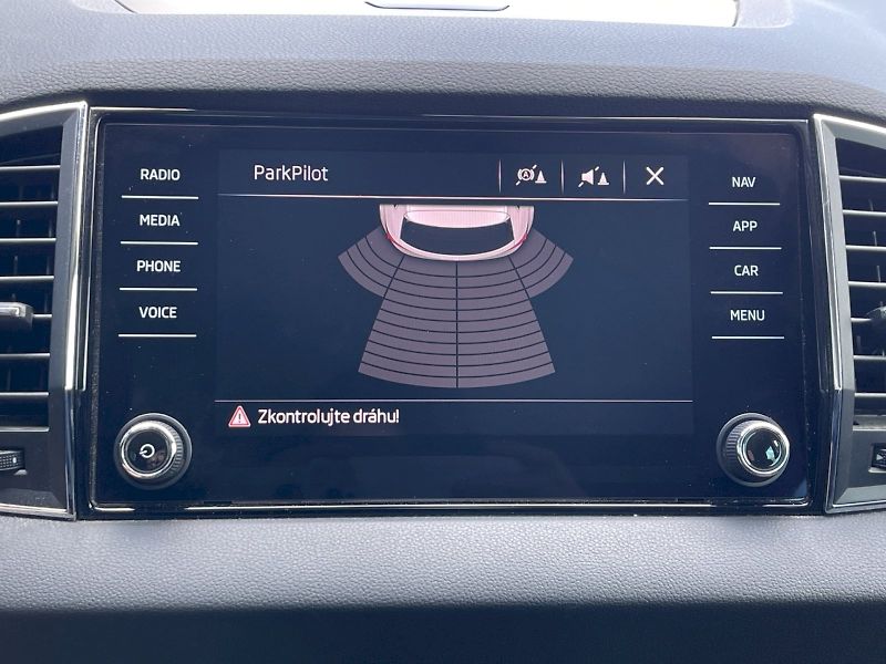 Škoda Karoq (2019) 1.5 TSI 110 kW DSG Style Plus - fotka 15 z 29