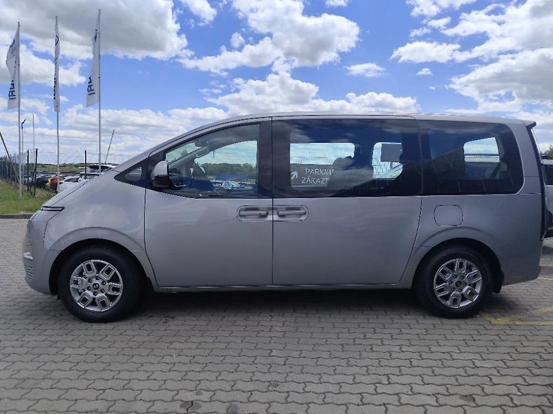 Hyundai Staria (2025) 1.6 HEV Tour 9míst SMART - fotka 3 z 9