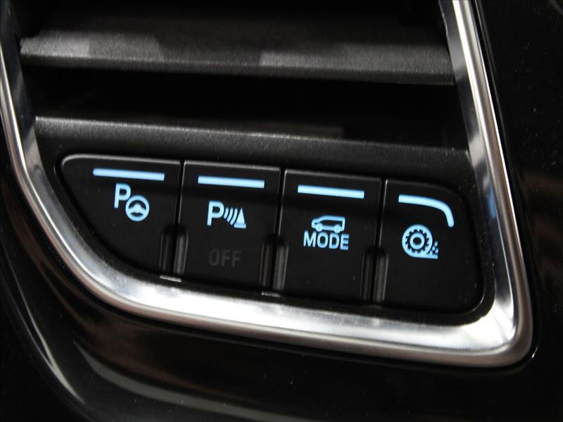 Ford Tourneo Custom 2,0 EB 136kW AT L2 Titan.X 9-m - fotka 19 z 24