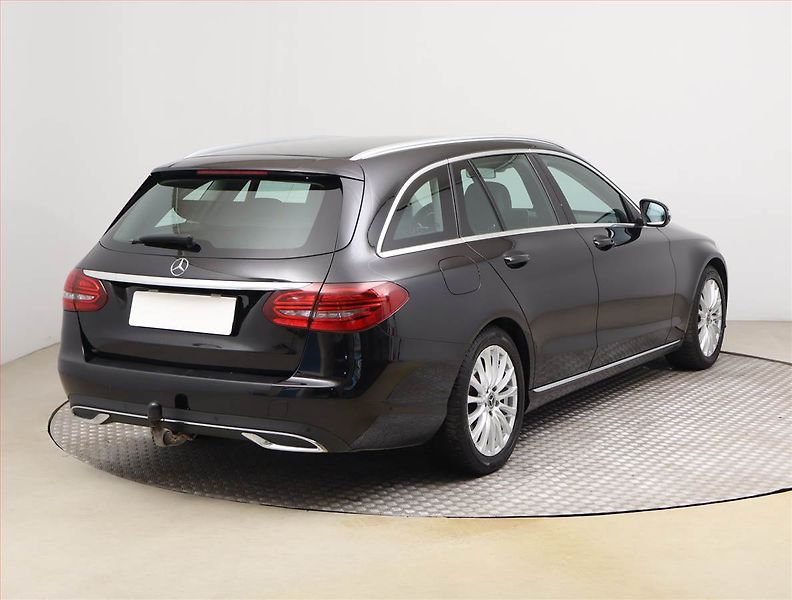 Mercedes-Benz Třídy C (2019) C 220 d - fotka 5 z 22