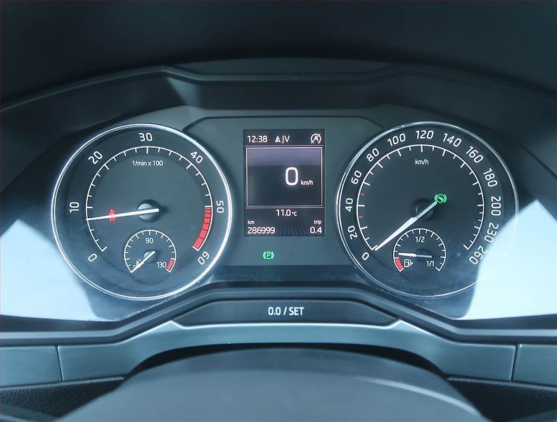 Škoda Superb (2016) Ambition 1.6 TDI, Automat - fotka 11 z 18