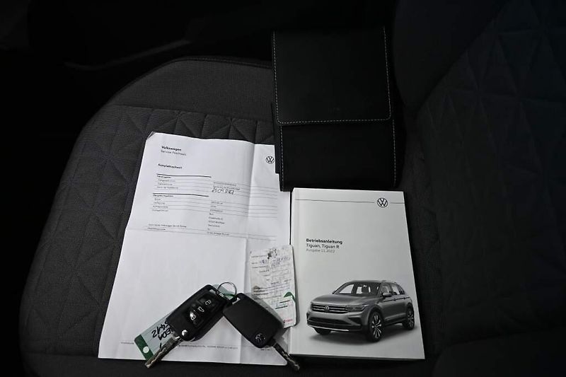 Volkswagen Tiguan (2023) 2.0 Matrix LED Tažné Kamera AC - fotka 32 z 38