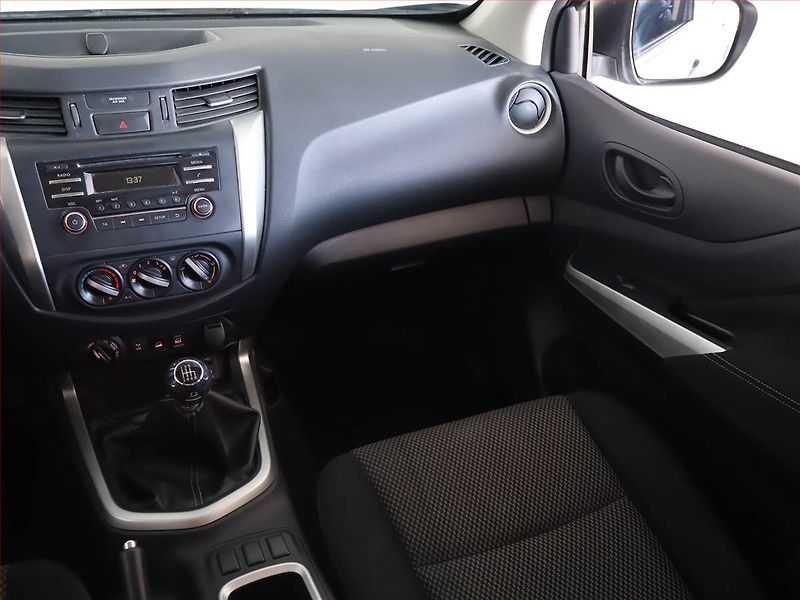 Nissan Navara (2017) 2.3 dCi, 4X4, Serv.kniha - fotka 8 z 19