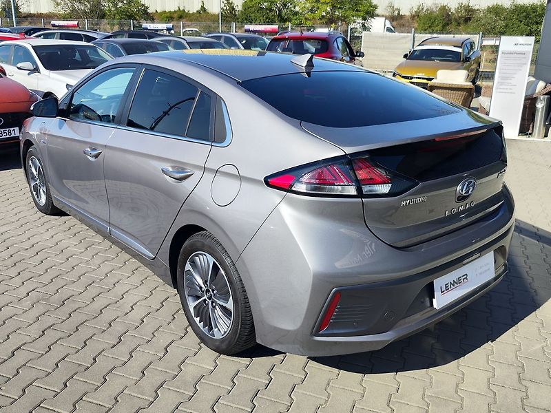 Hyundai Ioniq 1.6 GDI/104kW MY20 Style PHEV - fotka 7 z 37
