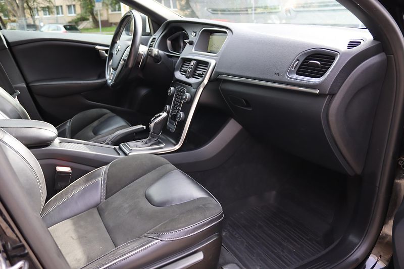 Volvo V40 Volvo V40 R-Design 140kW - fotka 50 z 55