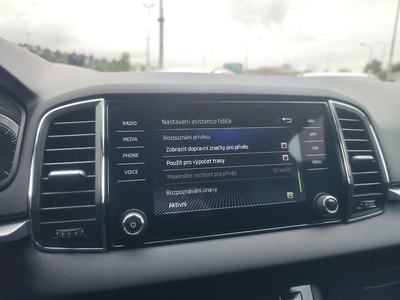 Škoda Karoq 2.0 TDI/140kW Style DSG 4x4 - fotka 23 z 36