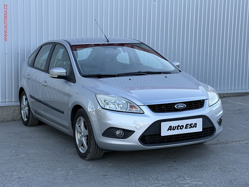 Ford Focus (2011) 1.6 i, ČR, servis.kniha, AC - fotografie inzerátu