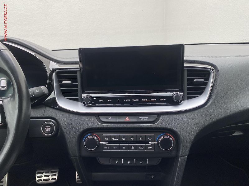 Kia XCeed (2019) 1.6T-GDi, 2.maj,ČR, AT. LED - fotka 12 z 19