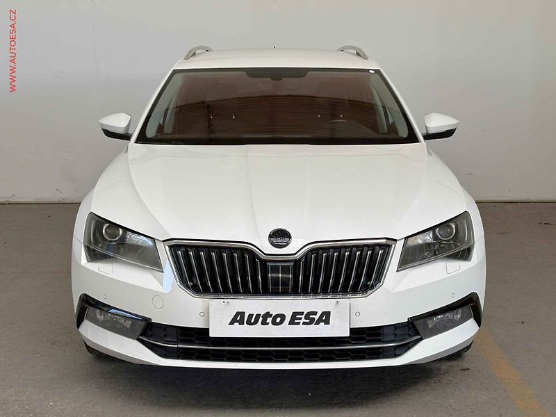 Škoda Superb (2017) 2.0 TDI, 2.maj,ČR, Style - fotka 2 z 18