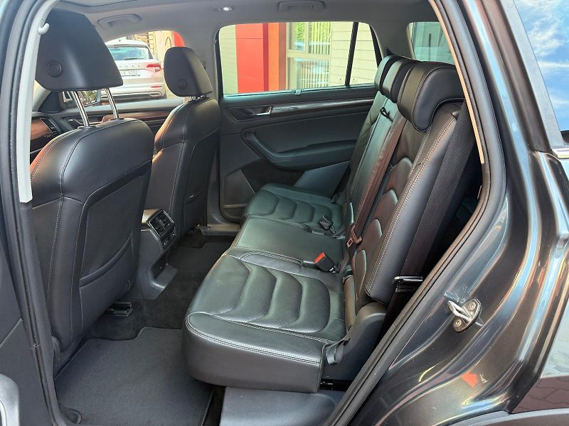 Škoda Kodiaq (2020) SCOUT 4x4, 7 míst, panorama,TZ - fotka 18 z 23
