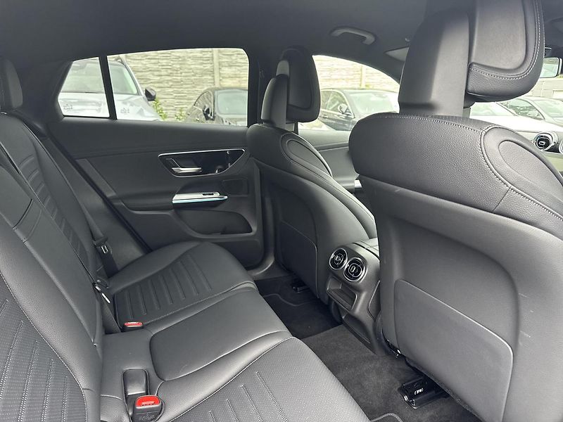 Mercedes-Benz GLC 220d 4M, kupé - fotka 15 z 16