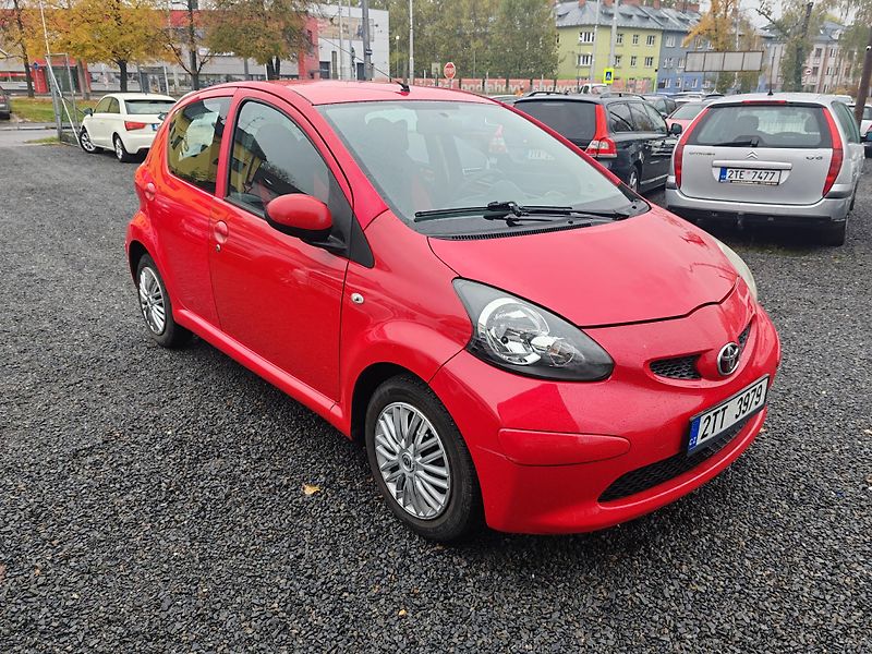 Toyota Aygo 1.0  - fotka 1 z 20