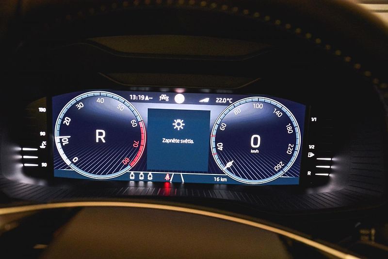 Škoda Karoq (2023) 1,5Tsi Sportline Exclusive DSG - fotka 21 z 30