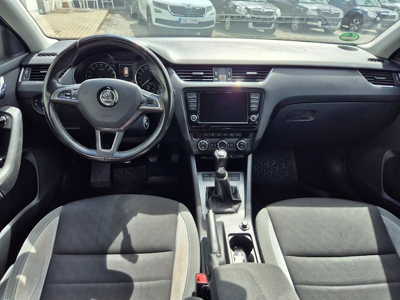 Škoda Octavia (2016) 2.0 TDI JOY TOP NAVI XENONY - fotka 17 z 36